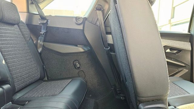 푸조 '올 뉴 5008 스마트 하이브리드 알뤼르'의 3열./곽호준 기자