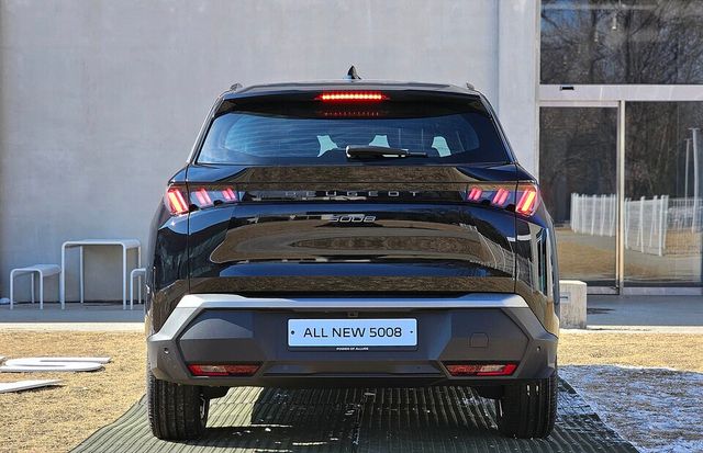 푸조 '올 뉴 5008 스마트 하이브리드 알뤼르'의 후면./곽호준 기자