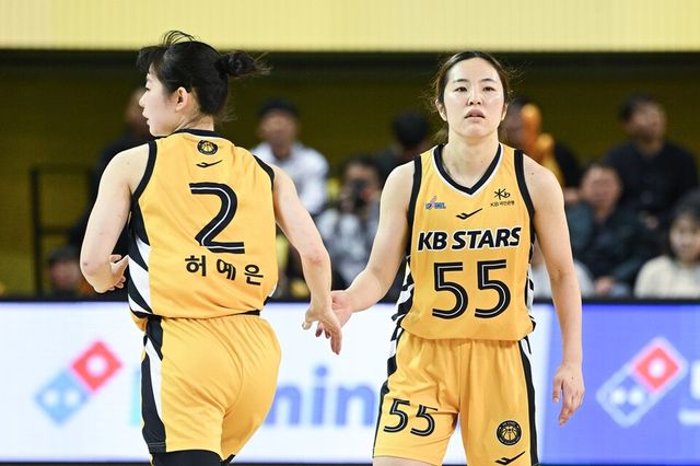 허예은(왼쪽)과 사카이 사라. /연합뉴스