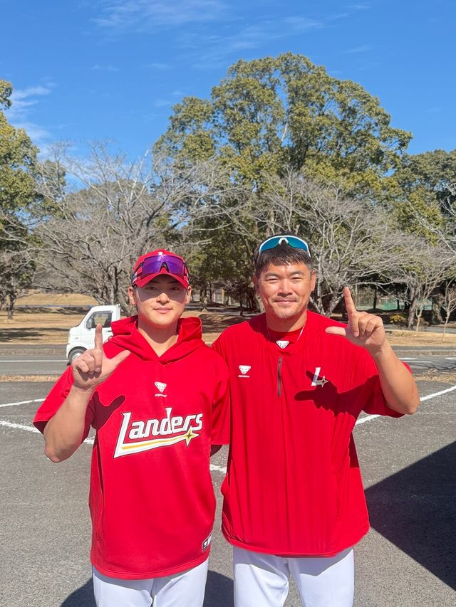 조병현(왼쪽)과 노경은. /SSG 랜더스 제공