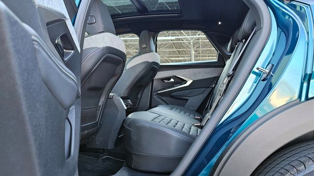 푸조 '3008'의 2열./곽호준 기자