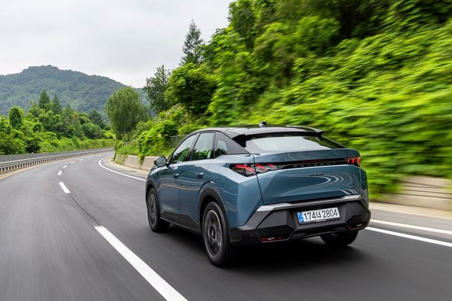 푸조 '3008'의 주행 모습./곽호준 기자