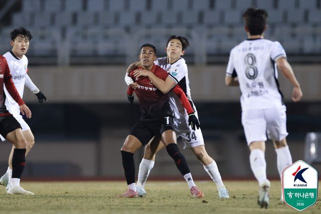 프로축구 K리그1(1부) 부천FC 티아깅요(가운데). /한국프로축구연맹 제공