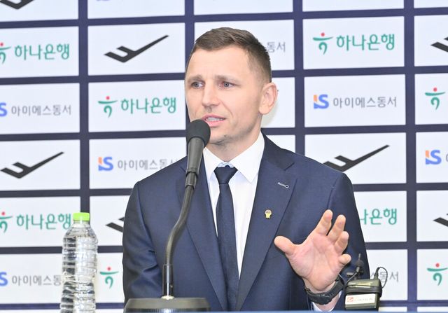 니콜라이스 마줄스 한국 남자농구 대표팀 감독. /대한민국농구협회 제공