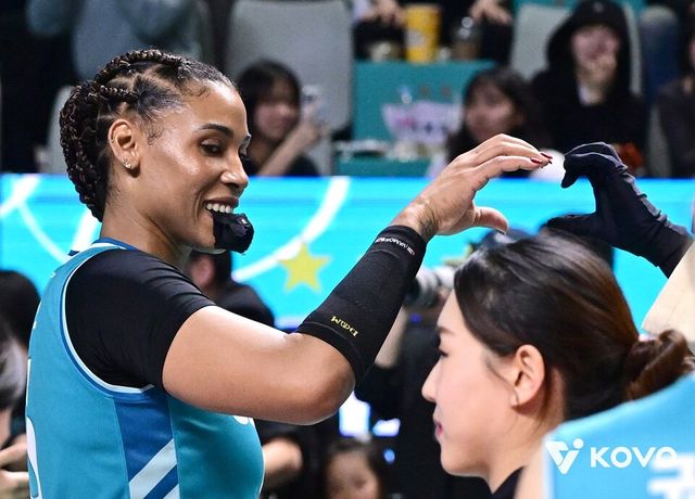 실바가 준PO 승리 후 기뻐하고 있다. /한국배구연맹 제공