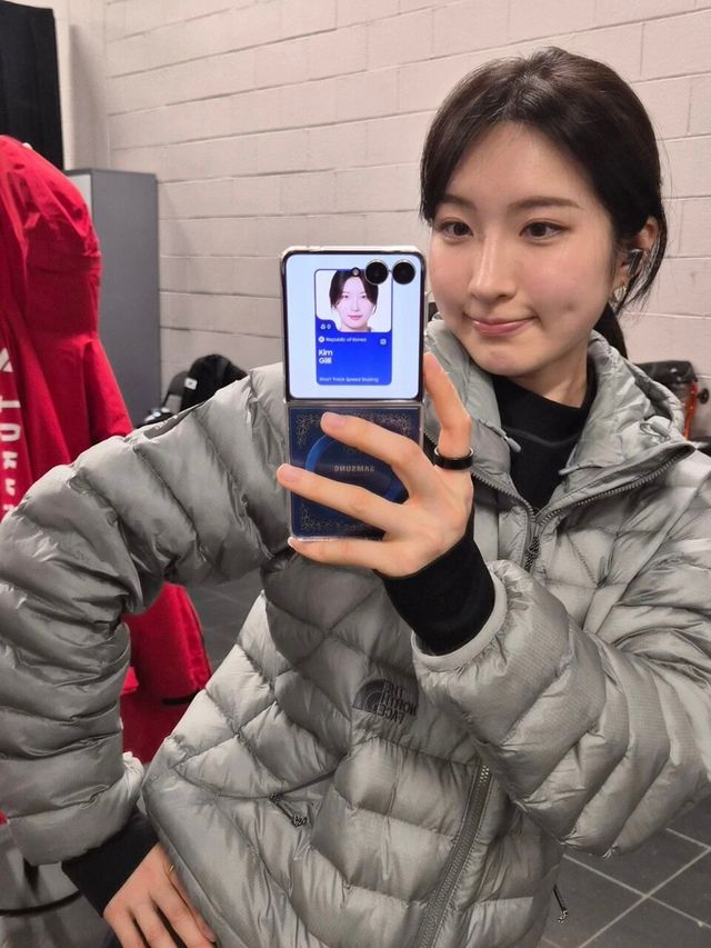 쇼트트랙 김길리가 셀카를 찍고 있다. /김길리 인스타그램