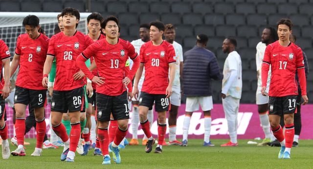 코트디부아르와 평가전에서 0-4로 완패한 한국 축구 대표팀. /연합뉴스