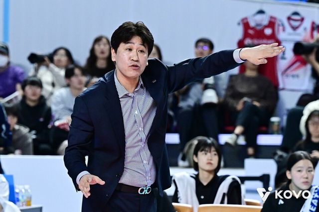 김종민 한국도로공사 감독. /한국배구연맹 제공