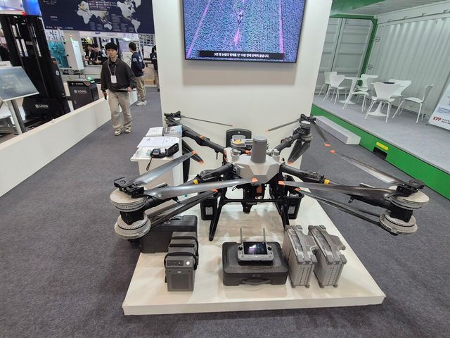 로지스올그룹 계열사 한국컨테이너풀이 첫 공개한 대형 물류용 드론./임준혁 기자 