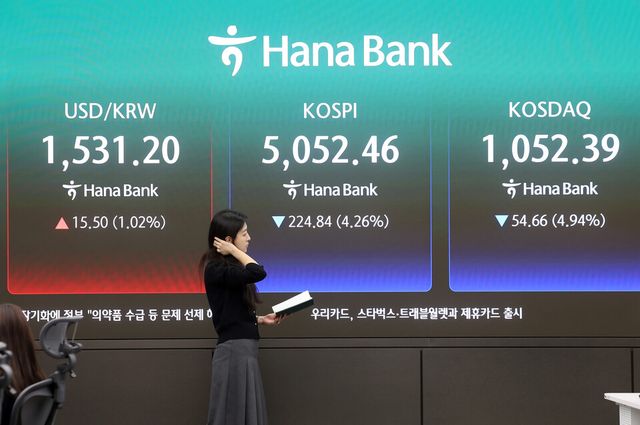 원·달러 환율이 급등하면서 코스피가 31일 5100선을 내줬다. /사진=연합뉴스