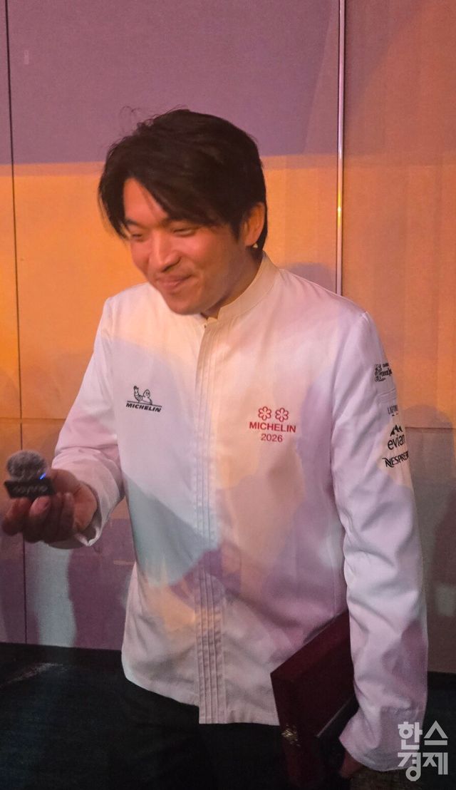 안성재 셰프가 5일 열린 미쉐린 가이드 서울&부산 2026에서 취재진의 질문을 받고 있다. /박종민 기자