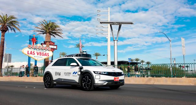 모셔널 로보택시가 라스베가스 거리를 주행하는 모습./현대차그룹