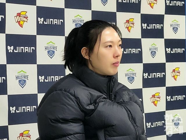 양효진이 은퇴식 후 기자회견에 나서고 있다. /신희재 기자