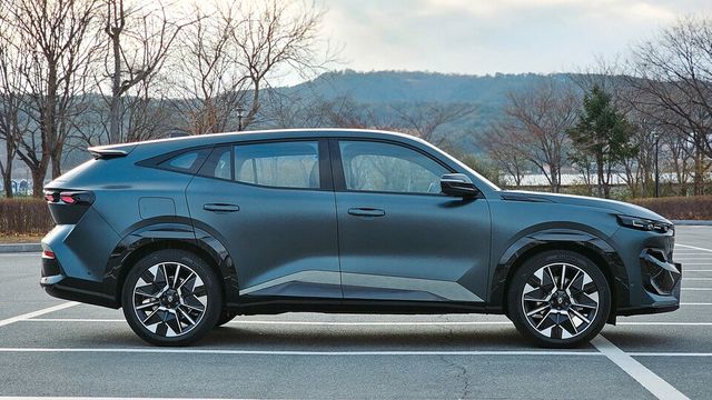 르노 '필랑트&nbsp;하이브리드 E-Tech' 아이코닉 트림의 측면./곽호준 기자&nbsp;