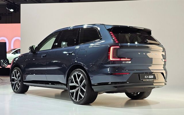 볼보 'EX90'의 측후면./곽호준 기자