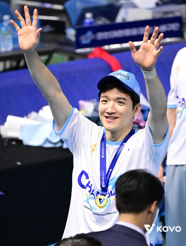 프로배구 V리그 남자부 챔피언결정전 최우수선수(MVP) 으로 선정된 대한항공 정지석. /KOVO 제공