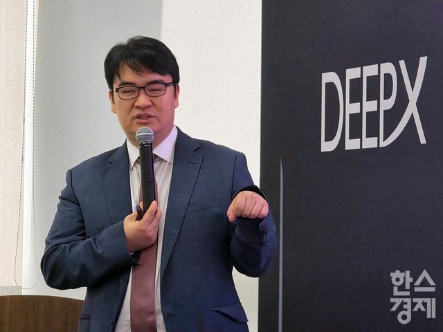 14일 열린 딥엑스(DeepX) 기자간담회에서 김녹원 대표가 발언하고 있다./김종효 기자