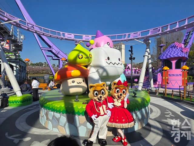롯데월드 메이플 아일랜드 존의 캐릭터 광장 모습. /박종민 기자
