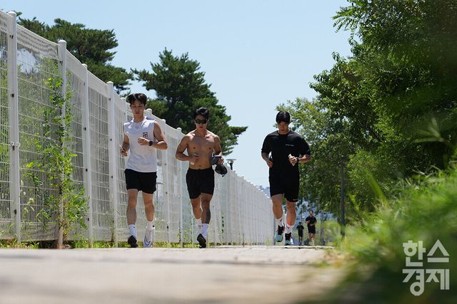 한강에서 러닝하는 모습을 보는 것은 흔한 일이 됐다. /한스경제 DB