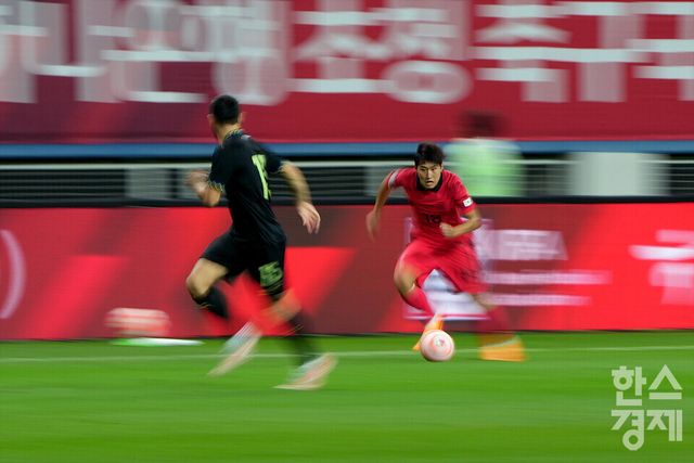 20일 오후 대전월드컵경기장에서 열린 축구 국가대표팀 평가전 한국과 엘살바도르의 경기. 이강인이 드리블을 하고 있다. /김근현 기자 khkim@sporbiz.co.kr 2023.06.20.