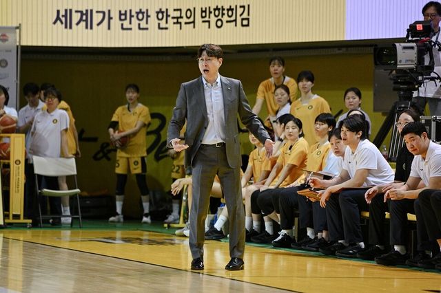 김완수 KB 감독. /WKBL 제공