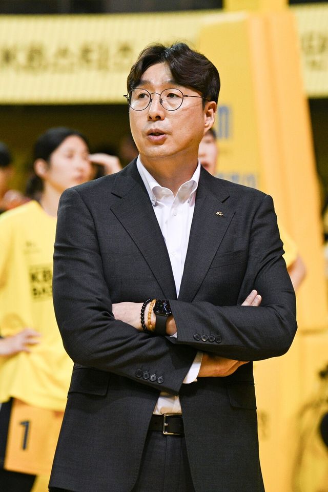 김완수 KB 감독. /WKBL 제공