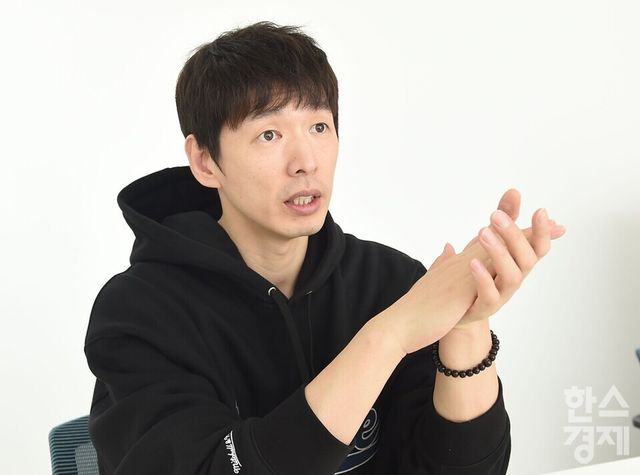 프로배구 V리그 남자부 '40대 MVP' 한선수 세터가 21일 오전 경기도 용인시 신갈연수원 클럽하우스에서 본지와 인터뷰를 가졌다. /이호형 기자