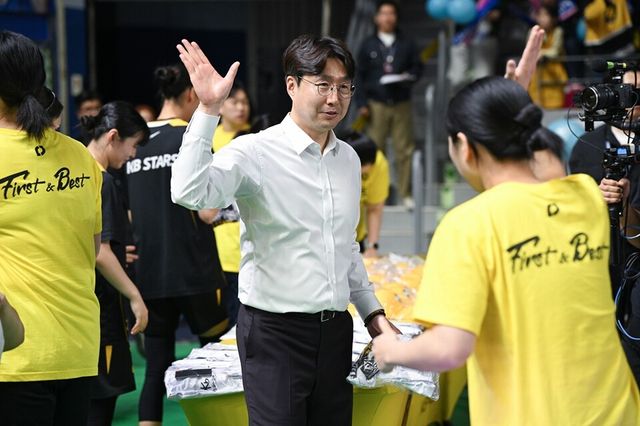 김완수 KB 감독. /WKBL 제공