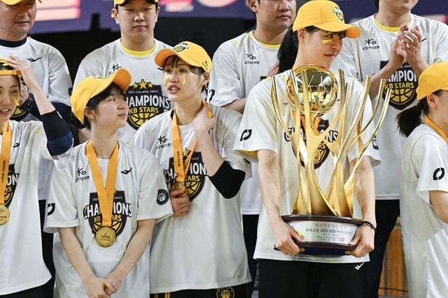 허예은(왼쪽부터), 강이슬, 박지수. /WKBL 제공