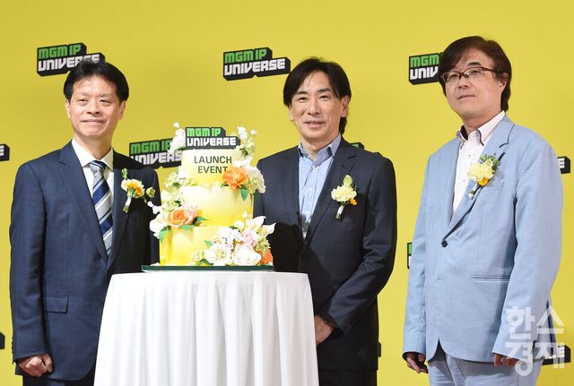 키타세 요시노리 스퀘어 에닉스 프로듀서, 우츠미 슈지 세가 대표, 히사시 코에이 테크모 게임스 대표가 29일 서울 금천구 마리오 까르뜨니트 공장에서 열린 마리오아울렛 'MGM IP UNIVERSE 2026' 프로젝트 공개 행사에서 기념촬영을 하고 있다./ 이호형 기자 leemario@sporbiz.co.kr 2026.04.29