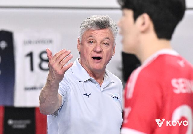 프로배구 V리그 남자부 대한항공의 헤난 달 조토 감독. /KOVO 제공