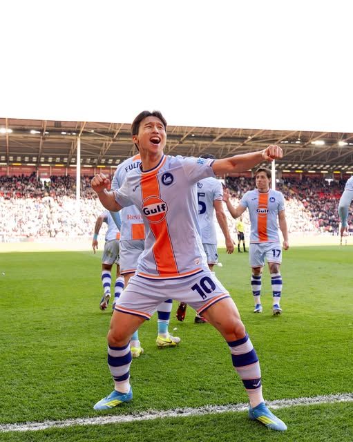 &nbsp;엄지성(스완지시티). /스완지시티 페이스북