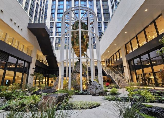 서울시 강서구 마곡동 'VL르웨스트' 내 선큰 정원 '르웨스트 ROCK(樂) 가든'./ 롯데건설