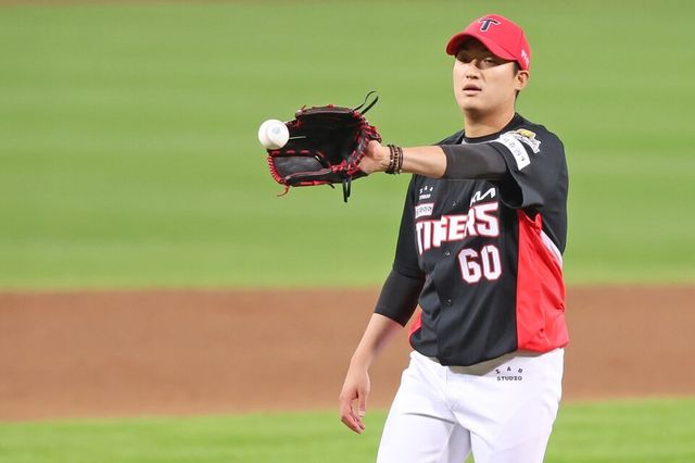 김도현이 2024년 한국시리즈에 등판해 투구하고 있다. /KIA 타이거즈 제공