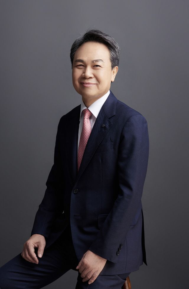 진옥동 신한금융 회장