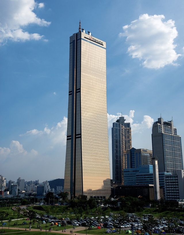 서울 영등포구 여의도동 한화생명 63빌딩. 사진/한화생명