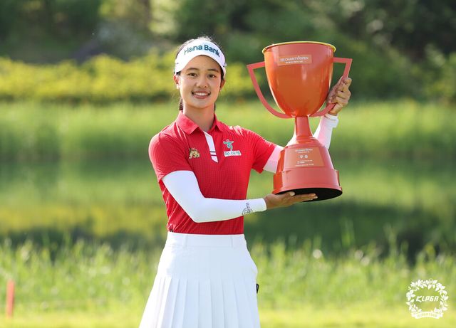 한국여자프로골프(KLPGA) 투어 2년 차 짜라위 분짠(태국)이 한국 무대 첫 우승을 차지했다. /연합뉴스