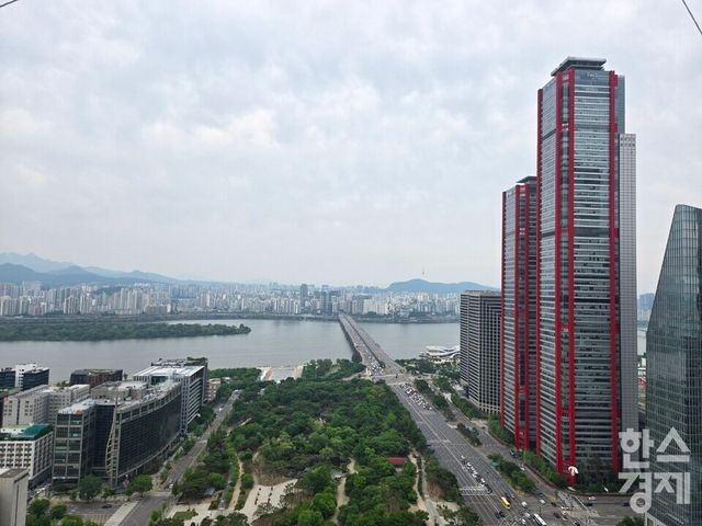 서울달에서 내려다본 여의도의 모습. /박종민 기자