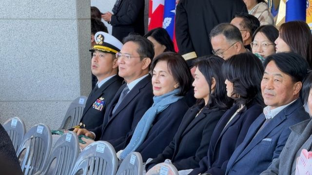 제139기 해군·해병대 사관후보생 수료 및 임관식에 삼성 오너 일가가 대거 참석했다. /공동취재단