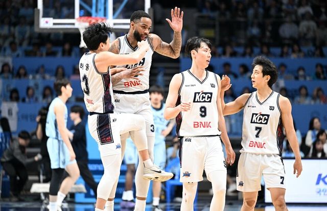 KCC 선수단. /KBL 제공