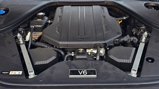 제네시스&nbsp;'G90 블랙'의 V6 3.5ℓ 가솔린 트윈터보 48V 일렉트릭 슈퍼차저 엔진./곽호준 기자