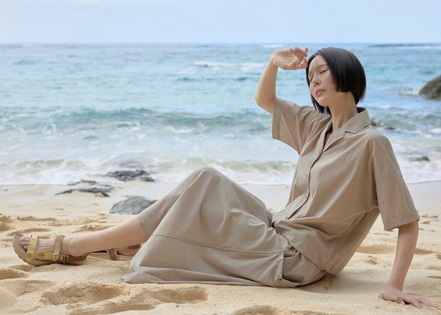 [추가 이미지 1] ‘익스플로어 캠프 샌들’을 착용한 노스페이스 홍보대사 김나영