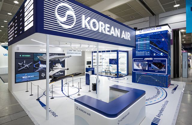 대한항공이 18일부터 이틀간 서울 코엑스에서 열리는 스타트업·기술 박람회 '넥스트라이즈 2026'에 참가해 인공지능(AI) 기반 미래 항공 기술을 공개하고 벤처·중소기업과의 협력 확대에 나선다./대한항공