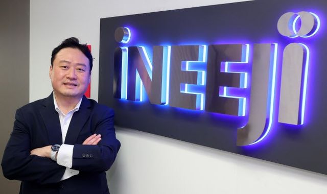 최재식 인이지(INEEJI) 대표이사. 그는 &nbsp;“구글 웨이모도 자율주행 상용화까지 안정성 검증과 규제 준수를 위해 10년 가까운 시간이 필요했으며 제조 AI도 마찬가지로 인이지는 지난 7년간 방대한 제조 데이터, 예측과 설명의 기술, 현장 적용 경험을 모두 축적해왔다”고 밝혔다.&nbsp;/ 인이지 제공&nbsp;