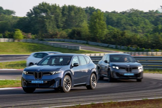 '더 뉴 BMW iX3'의 주행 모습./BMW 코리아