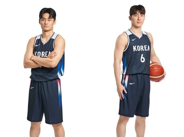 유기상(왼쪽)과 이정현. /대한민국농구협회 제공