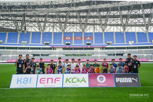 [사진] 프로급 코칭으로 경험한 꿈의 첫걸음…용인FC, 한국알콜그룹과 ‘Dream Football Clinic’ 1회차 성료 (1)