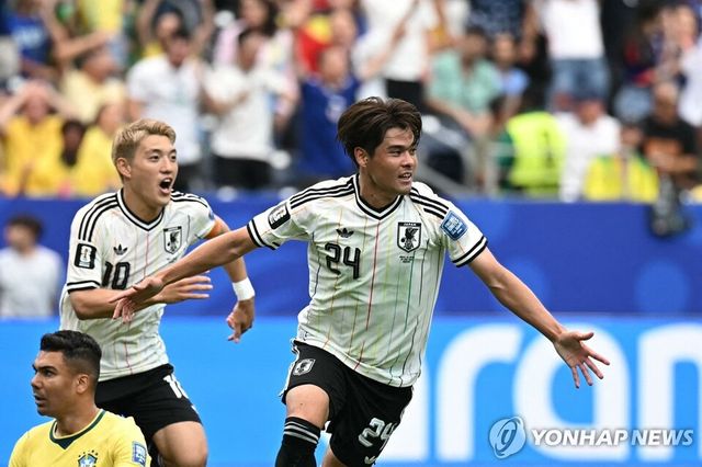 일본의 사노 가이슈(24번)가 브라질과의 2026 북중미 월드컵 32강에서 선제골을 터뜨렸다. /연합뉴스