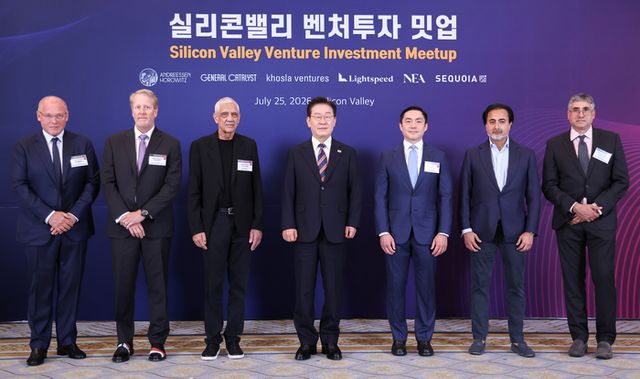 이재명 대통령이 미국 실리콘밸리 벤처투자 밋업 현장에서 발언하고 있다. /연합뉴스
