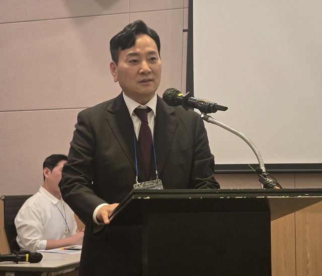 박창범 한국디지털자산평가인증 의장이 24일 서울 여의도 한국경제인협회에서 열린 ‘디지털 금융과 K-콘텐츠 혁신 세미나’에서 환영사를 하고 있다. /전시현 기자&nbsp;